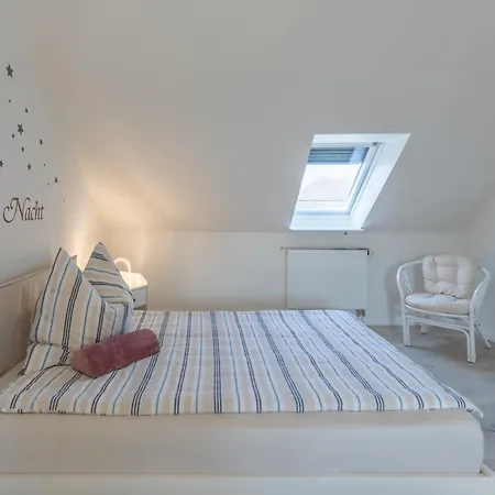 Holiday home Gaestehaus Vier Jahreszeiten